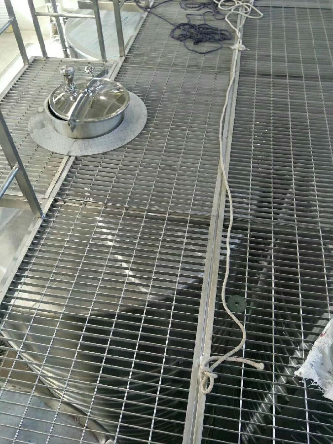 不銹鋼網(wǎng)格板平臺