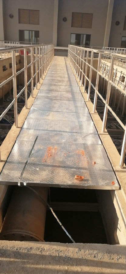 鍍鋅復(fù)合鋼格板