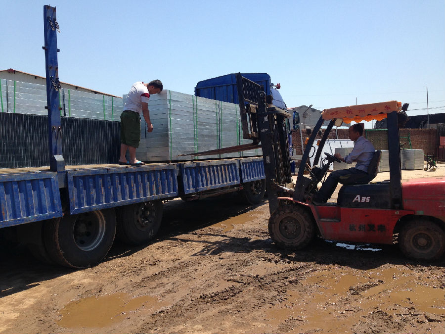 金屬平臺(tái)鍍鋅鋼格柵