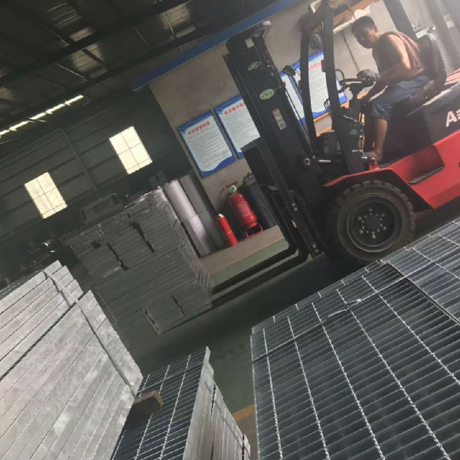 熱鍍鋅格柵踏步