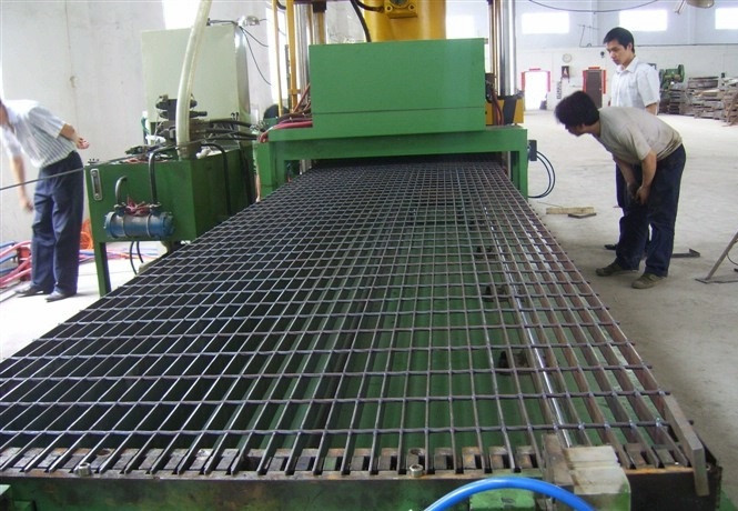 平臺熱鍍鋅鋼格柵板