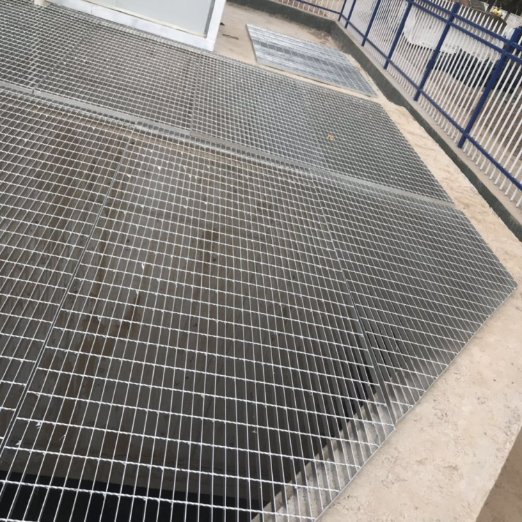 熱鍍鋅網(wǎng)格柵板平臺(tái)